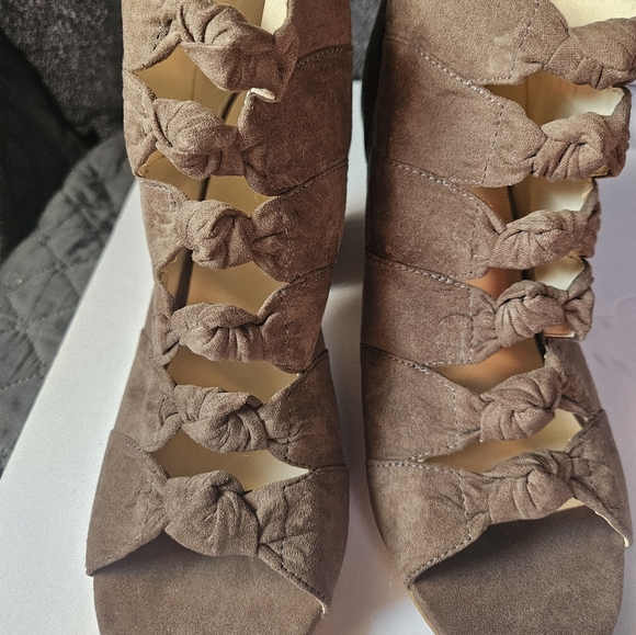 New Booties Size 9 1/2 color brown material suede new with box metaphor  is the - Picture 9 of 10